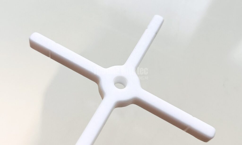 PTFE 정밀가공 디버링 마무리 모습